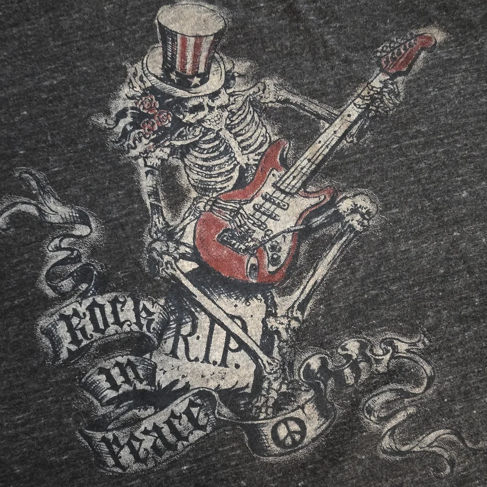 Lucky Brand Charcoal Graphic Tee for Men - Picture 2 of 5